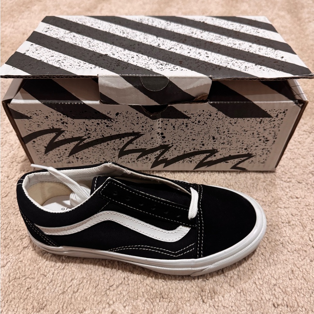 Vans Women OG old skool LX Sneakers Size 6